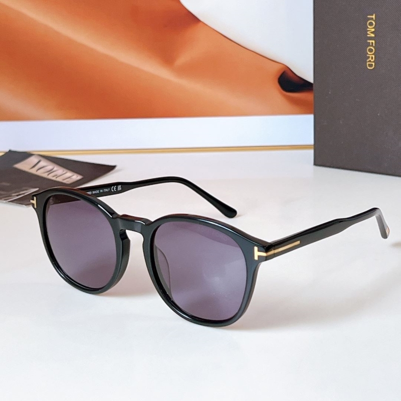 TOM FORD